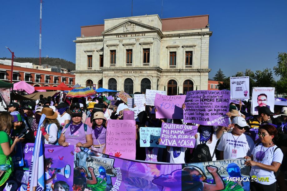 ¡Miles! Así se vivió la marcha 8M en Pachuca | Fotos y video