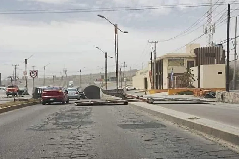 ¡Tolvaneras! Densa nube de polvo envuelve a Pachuca; fuerte viento provoca afectaciones | FOTOS