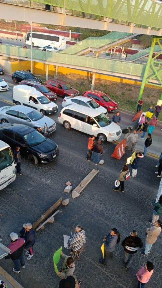 ¡Colapsa el sur de la ciudad! Protestan por falta de agua con bloqueos en la México-Pachuca