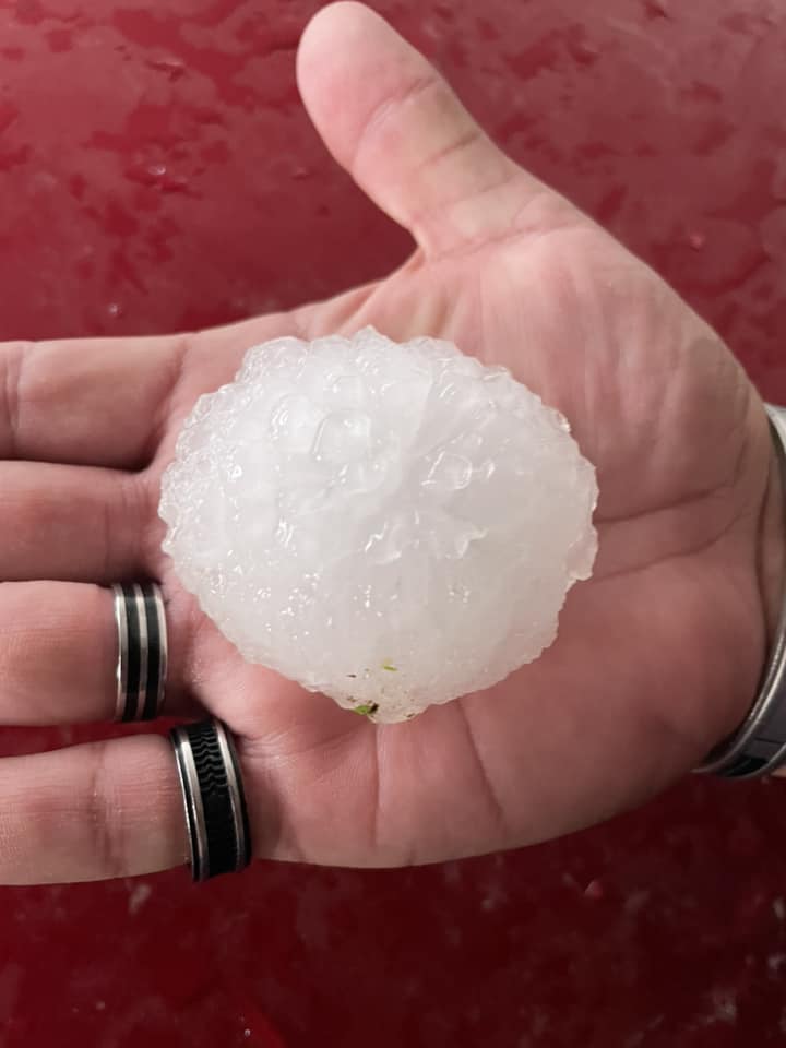 ¡Gigantes! Cae granizo casi del tamaño de pelotas de beisbol en Pachuca | FOTOS