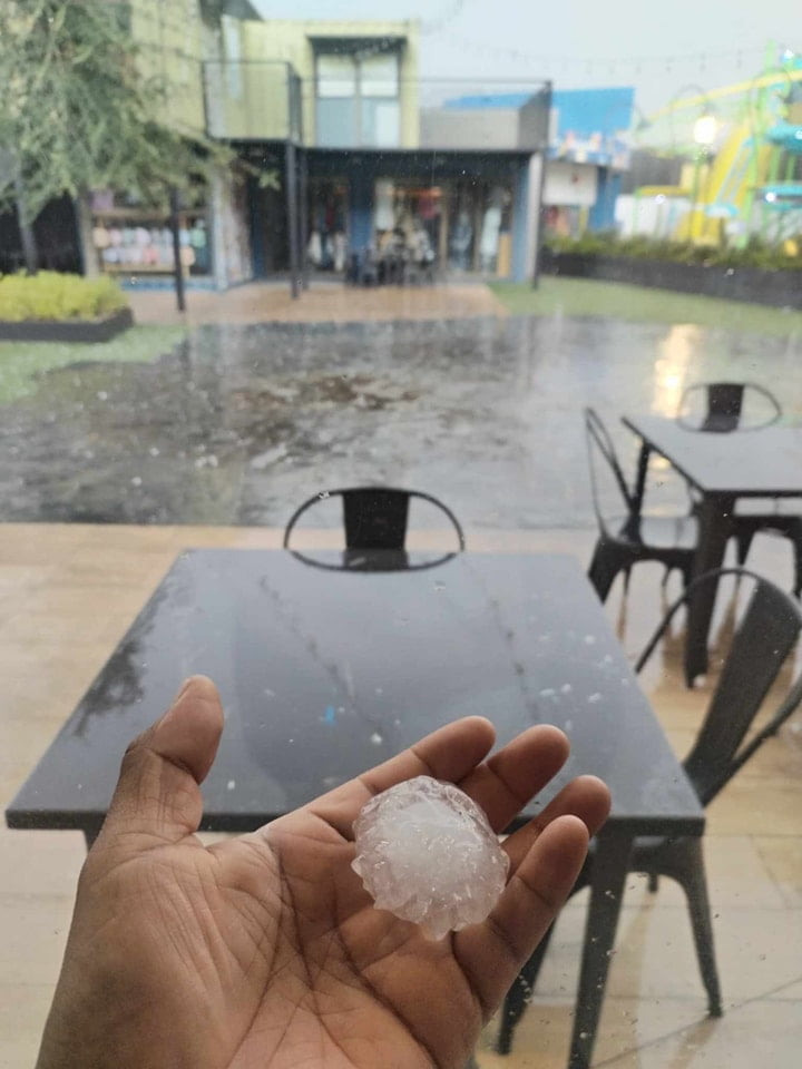 ¡Gigantes! Cae granizo casi del tamaño de pelotas de beisbol en Pachuca | FOTOS