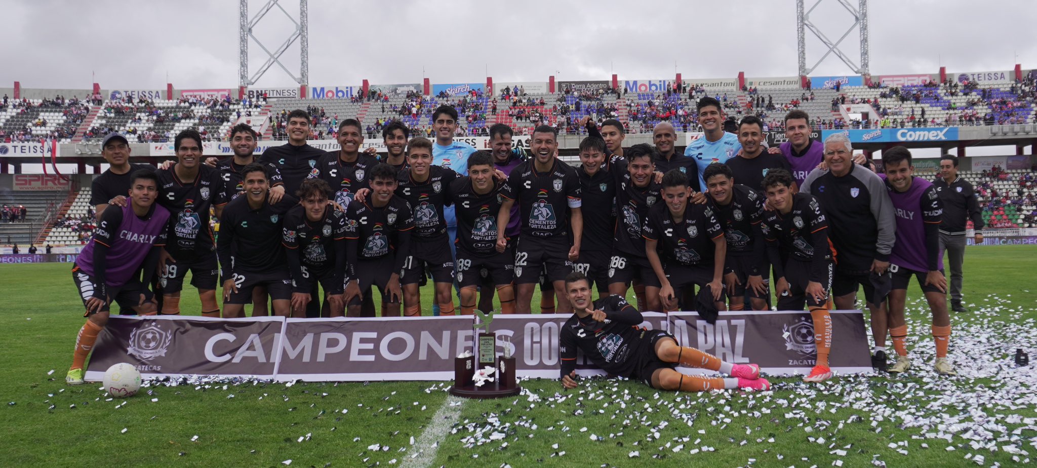 Pachuca golea a Chivas y es Campeón de la Copa por la Paz | RESUMEN