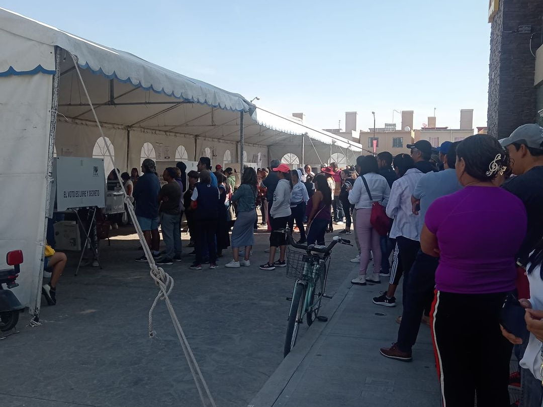 #Elecciones2024: Largas filas en Pachuca para votar | FOTOS