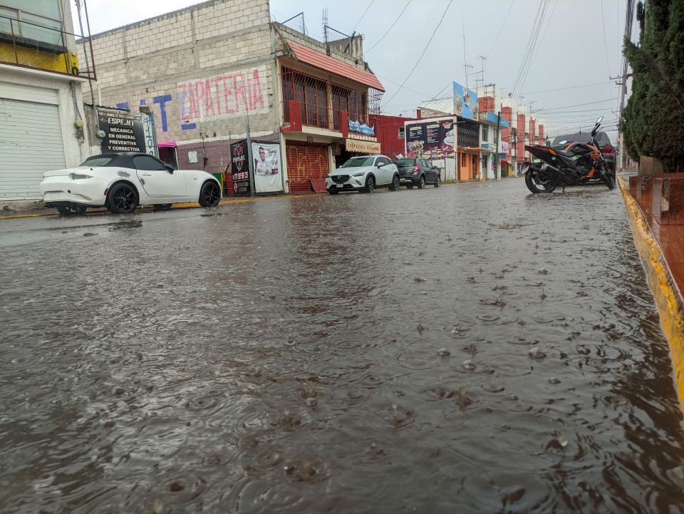 #EnFotos: Los estragos del aguacero que cayó en la zona metropolitana de Pachuca esta tarde