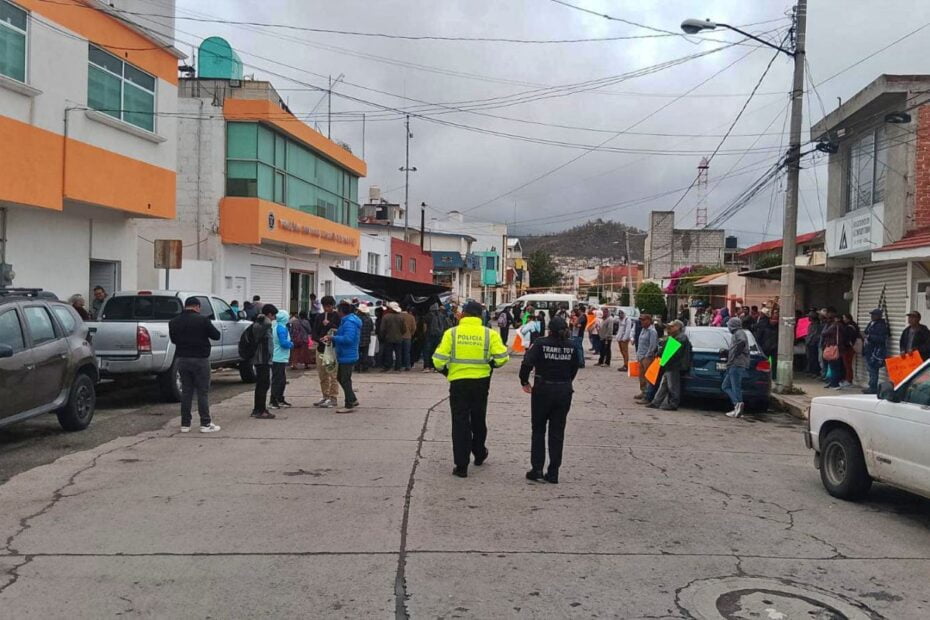 ¡Más bloqueos en Pachuca! Ahora 300 manifestantes realizan cierres en la colonia Morelos