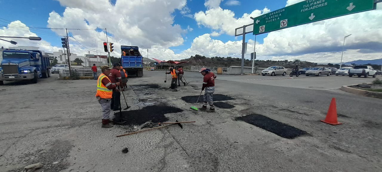 ¡Adiós baches! SIPDUS repara vialidades de Pachuca