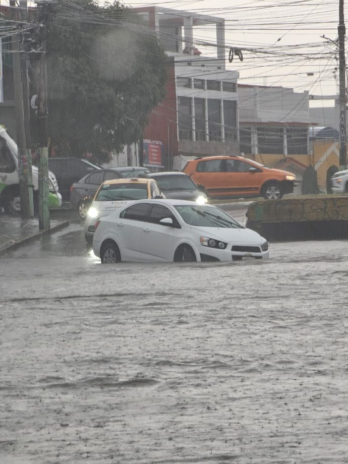 #EnFotos | ¡Se cae el cielo en Pachuca! Así las afectaciones por el aguacero de este sábado