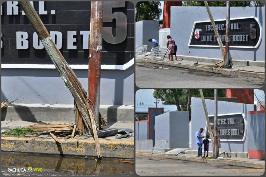 Auto impacta contra poste, valla y peatón en secundaria de Pachuca