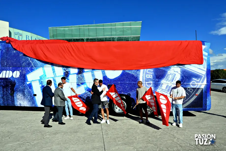 Así es la nueva imagen del autobús oficial de los Tuzos de Pachuca | Fotos y video