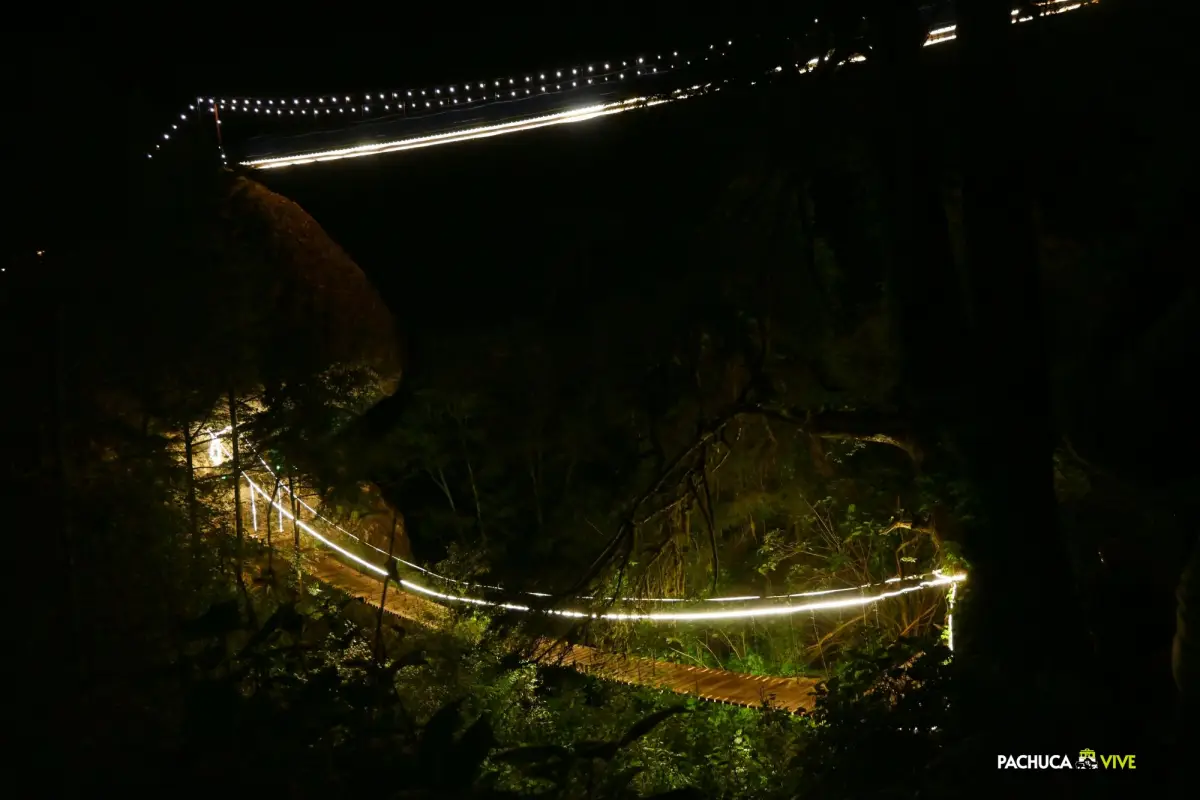 Puentes Colgantes Iluminados, la nueva sensación turística de Mineral del Chico | Fotos y video