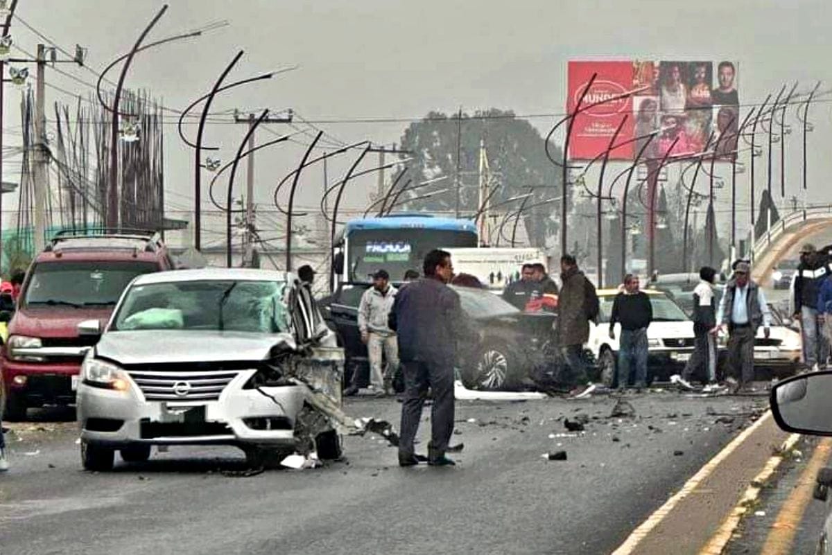 Otro fuerte accidente en Tulancingo; ahora, una carambola