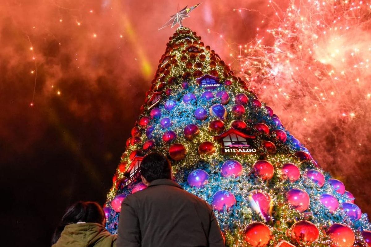 Ya viene el tradicional encendido del árbol navideño y aldea mágica en Pachuca