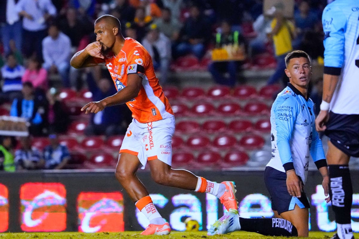 ¡Tres de tres! Pachuca vence al Querétaro a domicilio y liga su tercera victoria del torneo